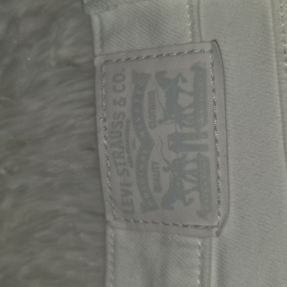 Levis 311 Women's White Jeans. Size 31 - Picture 6 of 7